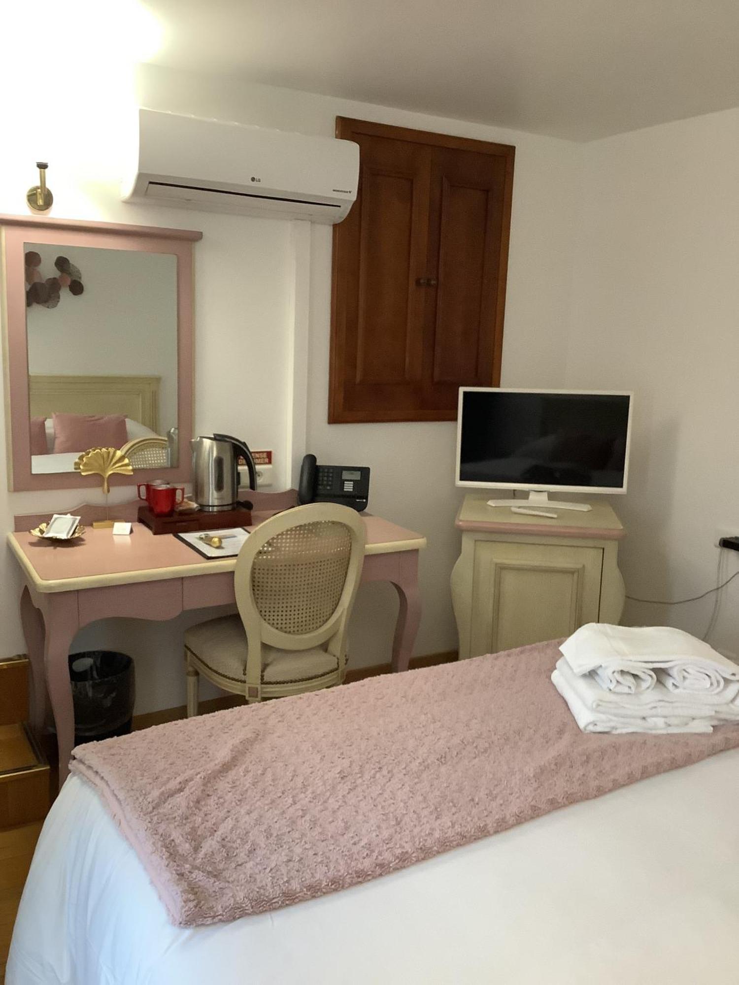 Logis Le Marronnier Hotel Buffon Cameră foto